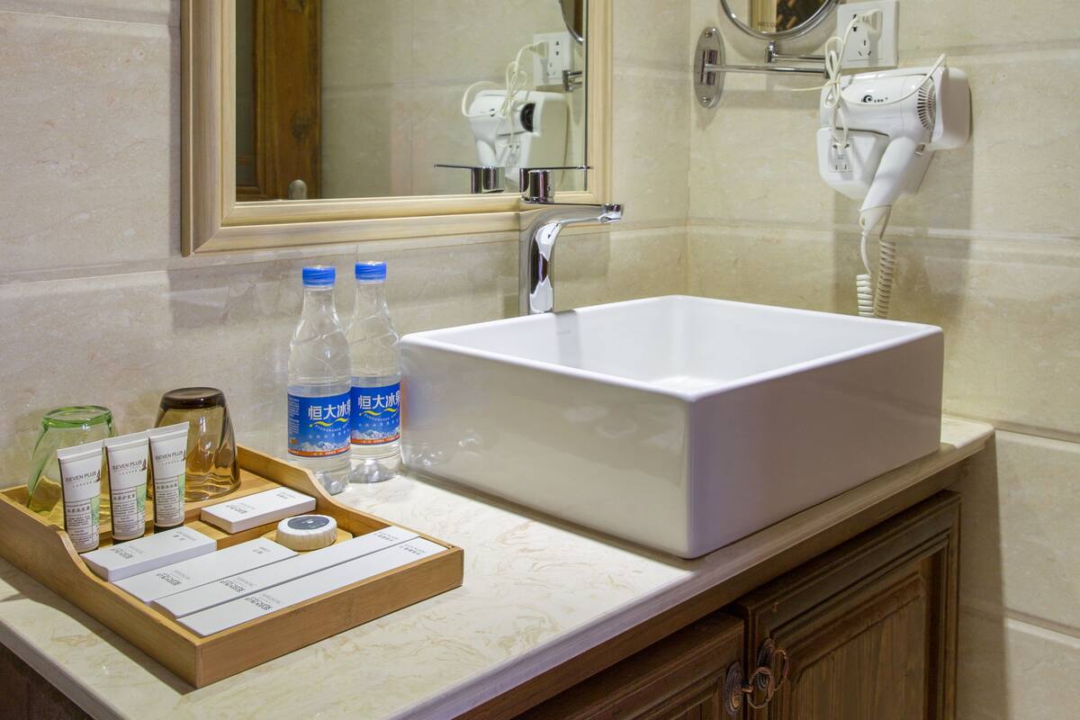 Shower, free toiletries, hair dryer, bathrobes