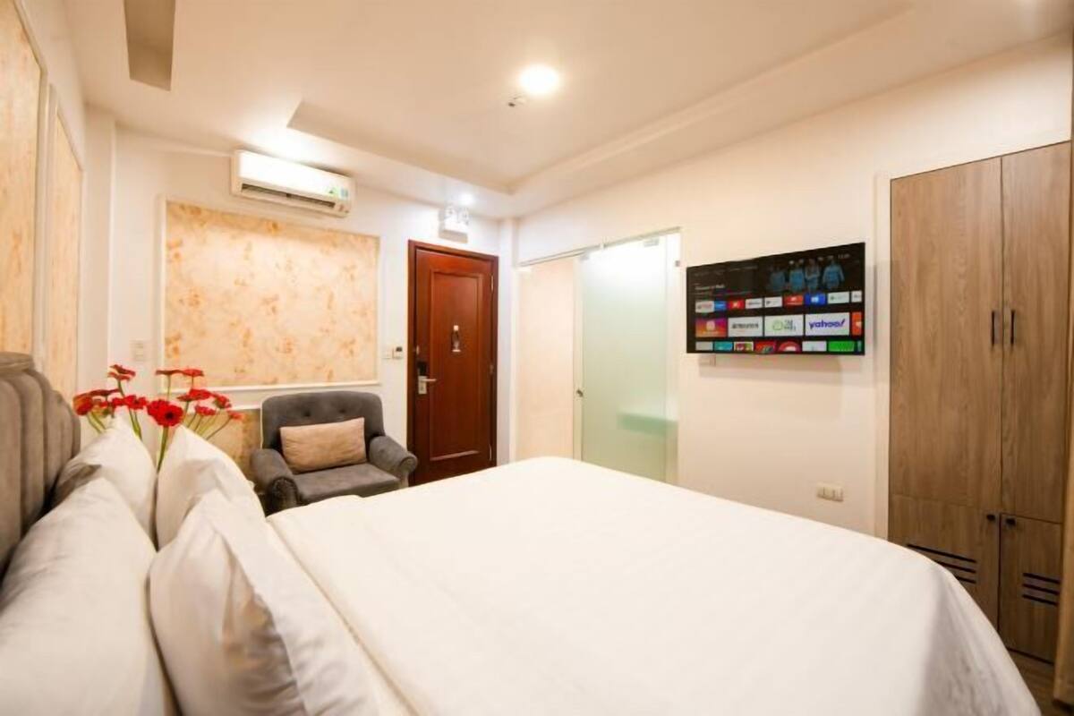 Minibar, bàn, truy cập Internet không dây miễn phí, bộ trải giường
