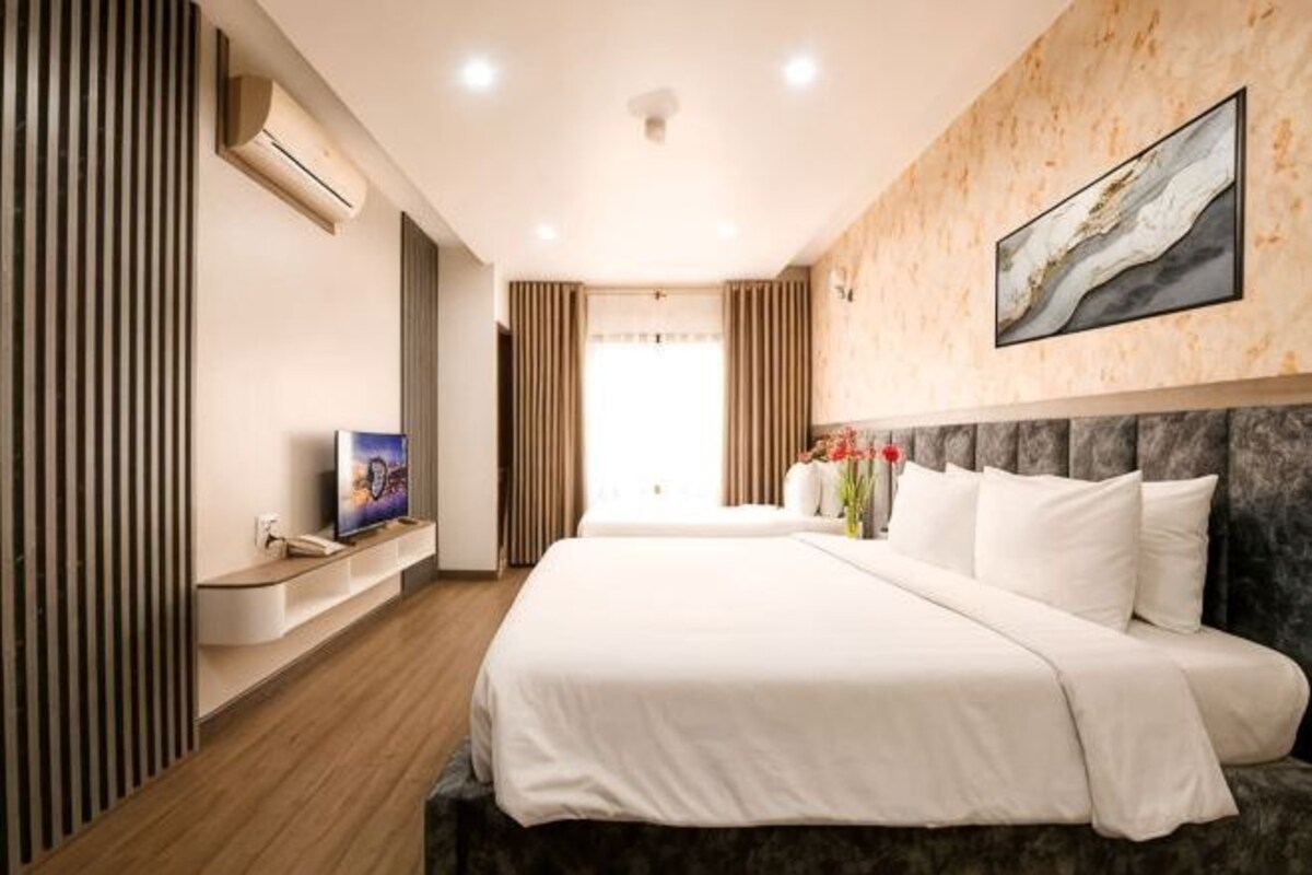 Minibar, escritorio, wifi gratis y ropa de cama