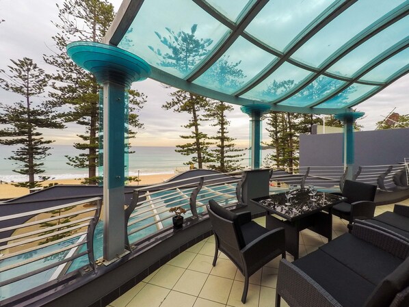 LUX 4 Three Bedroom Penthouse | Terrace/patio