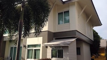 4 Bedrooms with Private Pool Villa | 4 quartos, Wi-Fi de cortesia, roupa de cama