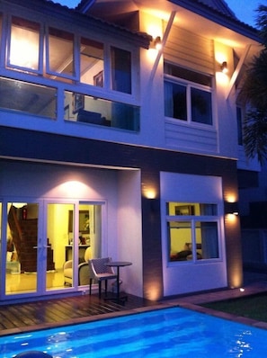 4 Bedrooms with Private Pool Villa | Terrasse/Patio