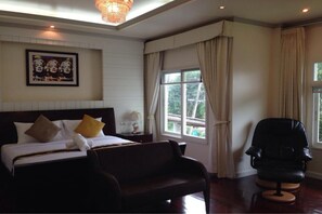 4 Bedrooms with Private Pool Villa | 4 bedrooms, free WiFi, bed sheets - Villa Panwa (Wichit)