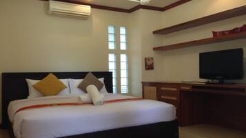 4 Bedrooms with Private Pool Villa | 4 chambres, Wi-Fi gratuit, draps fournis