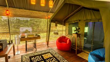 Tent with a Bushwalk Trekking | 1 bedroom, premium bedding, individually decorated