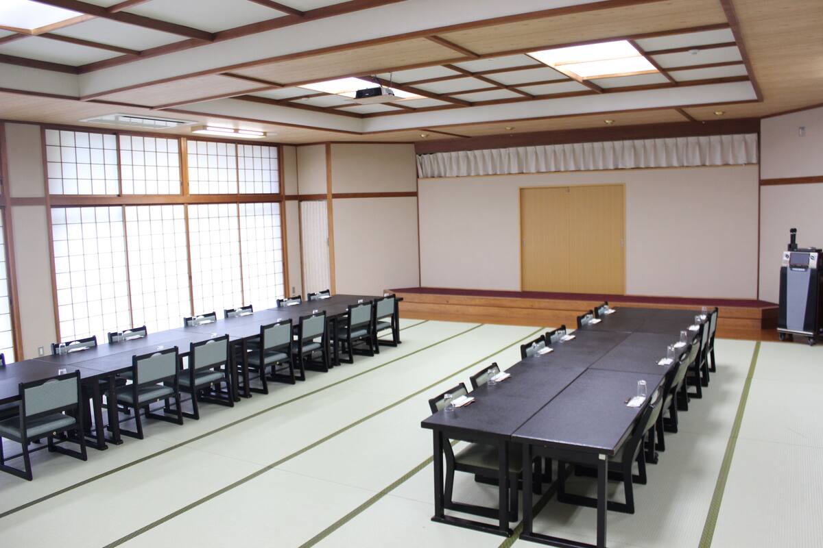 Japanese-Style Superior Room with Shared Bathroom | Meeting facility