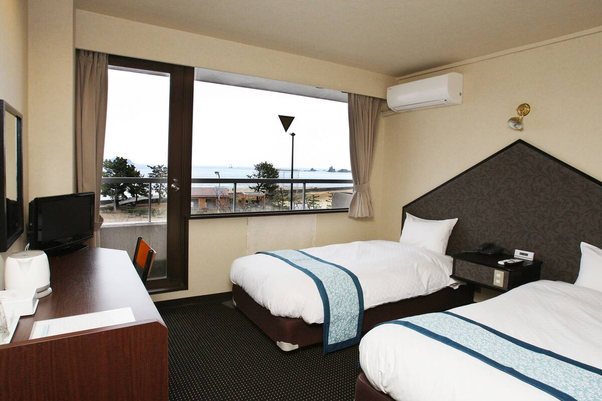 In-room safe, desk, laptop workspace, iron/ironing board