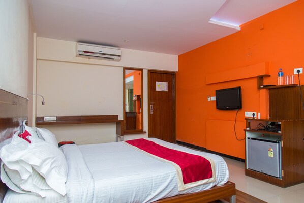 Phòng Deluxe | Minibar, bàn, khu vực làm việc phù hợp cho laptop, phòng cách âm 