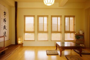 Family Room | Free WiFi, bed sheets - Celine's B&B (Fenglin)
