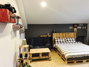 Double Room | Free WiFi, bed sheets - Celine's B&B (Fenglin)