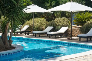 Outdoor pool, sun loungers