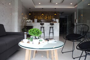 Coin salon dans le hall