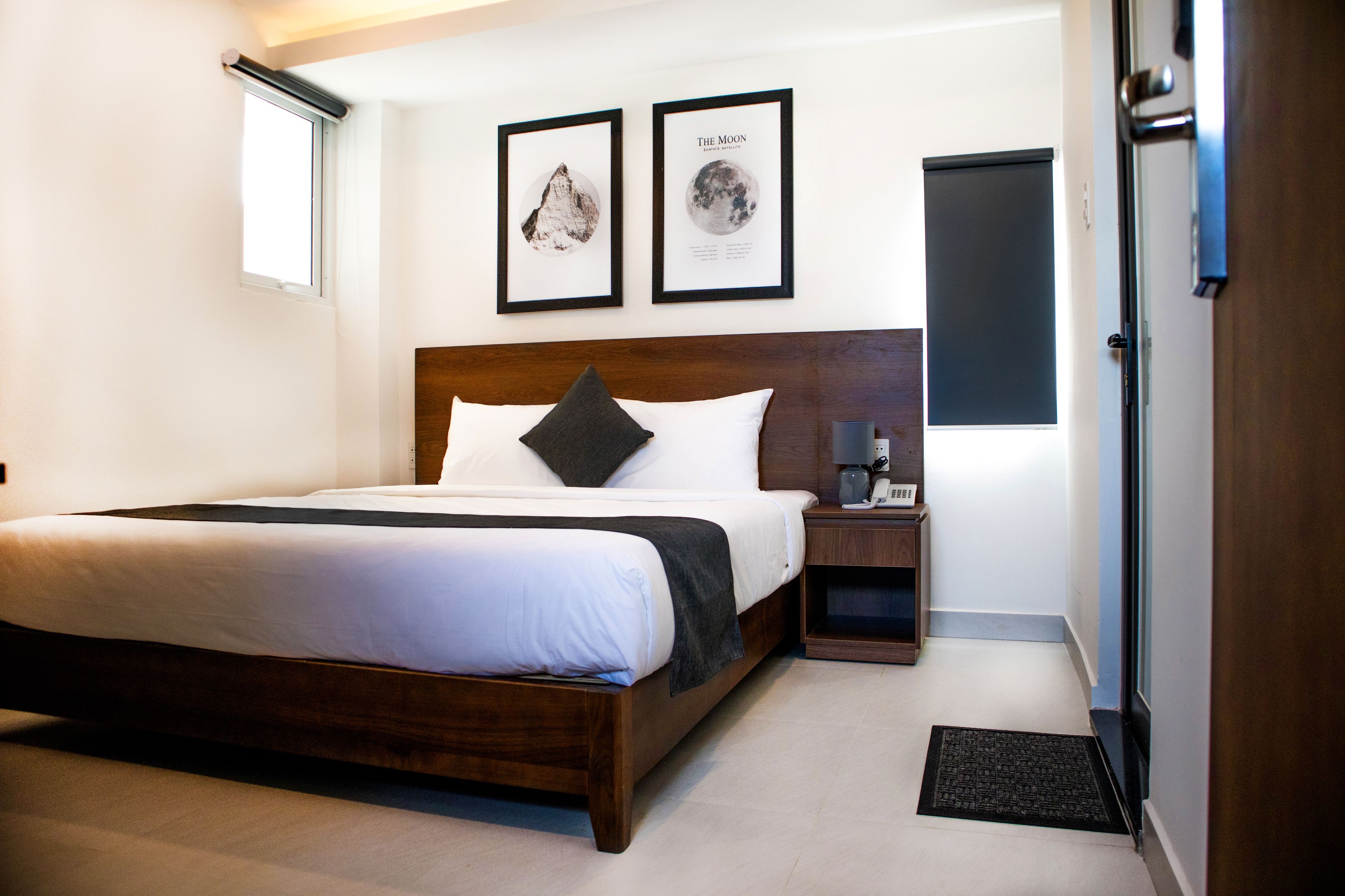 cozy room (low floor) | minibar, in-room safe, desk, free wifi