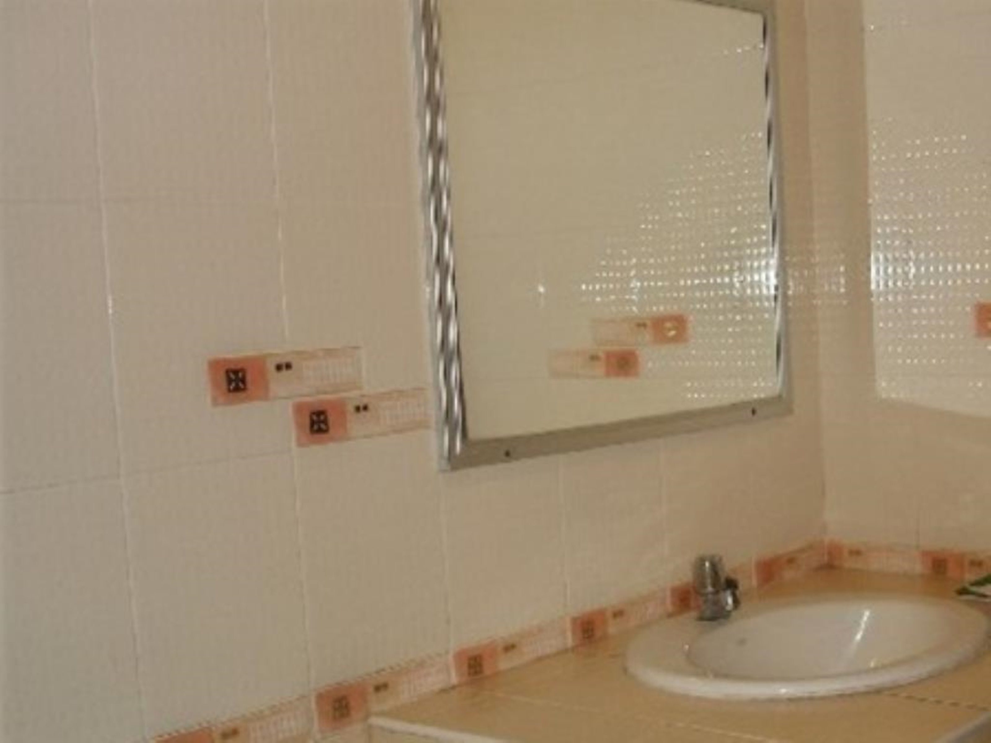 Bathroom | Shower, free toiletries, towels