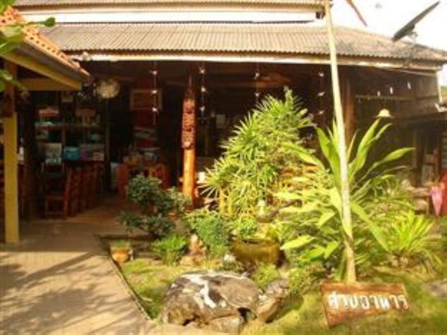 Phục vụ bữa trưa và bữa tối, món Thái