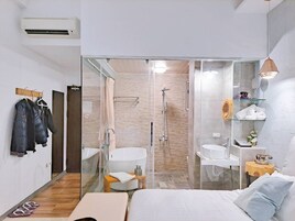 1 habitación, ropa de cama de alta calidad y minibar 