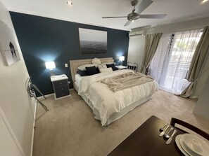 Luxury Double Room, 1 King Bed (Brighton - Luxury Queen with Balcony)