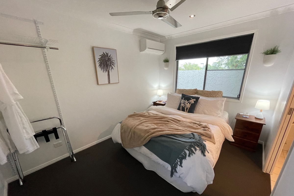 더블룸 (St Ives - Queen Room with Ensuite) | 1 개의 침실, 고급 침구, 방음 설비, 다리미/다리미판