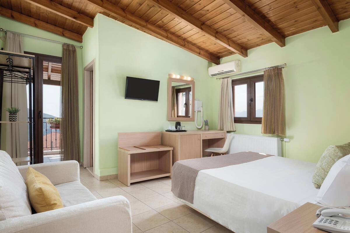 superior double room, sea view | individually decorated, individually furnished, desk, blackout curtains