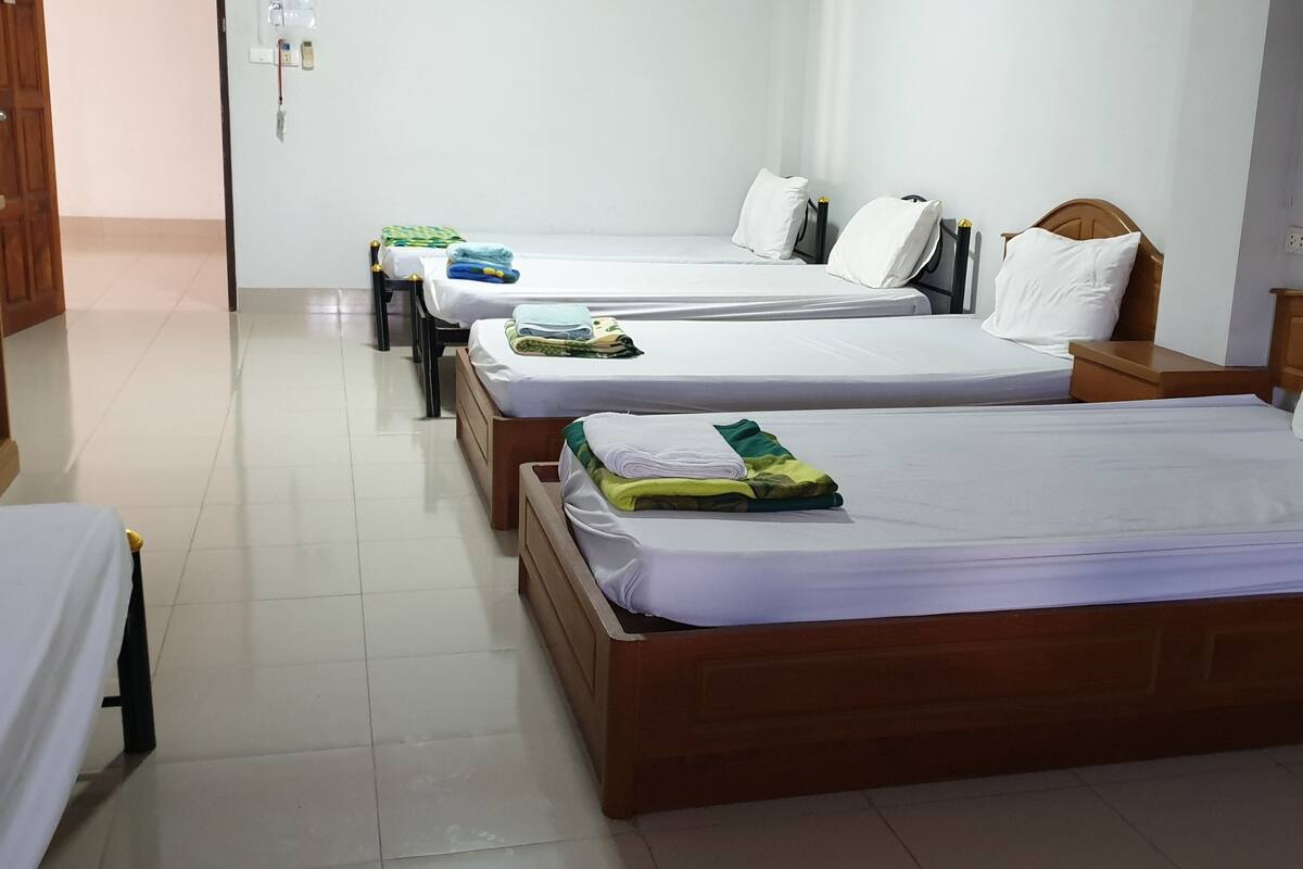 Basic Shared Dormitory, Mixed Dorm, Non Smoking | Free WiFi