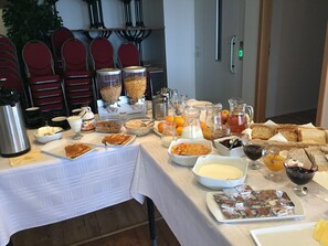 Buffet - Malarhorn Guesthouse (Drangsnes)