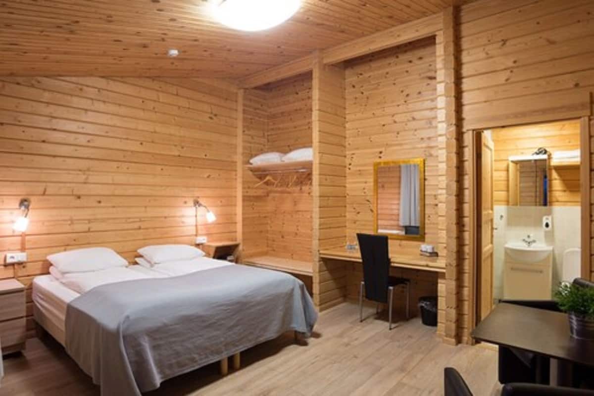 Laptop workspace, free WiFi, bed sheets