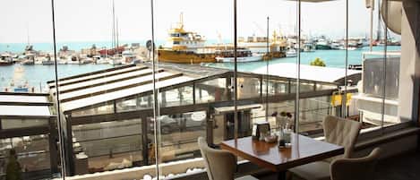 包每日自助早餐