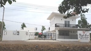 Front of property - Mestyle Resort (Chumphon)