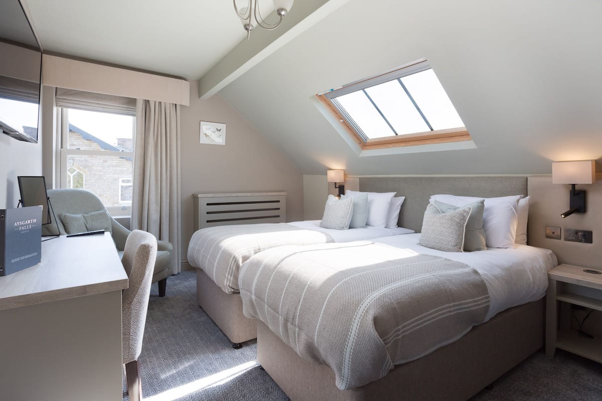 Standaard Twin kamer | Luxe beddengoed, individueel gedecoreerd, individueel gemeubileerd