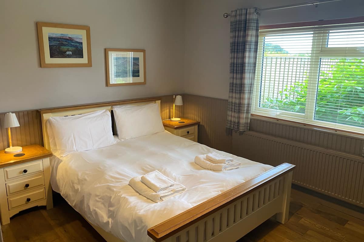 Klassieke tweepersoonskamer | Luxe beddengoed, individueel gedecoreerd, individueel gemeubileerd