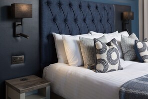 Junior Double Room | Premium bedding, individually decorated, individually furnished, desk - Aysgarth Falls Hotel (Leyburn)