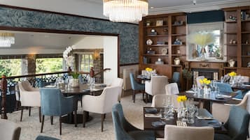 Breakfast, lunch, dinner served; Modern European cuisine