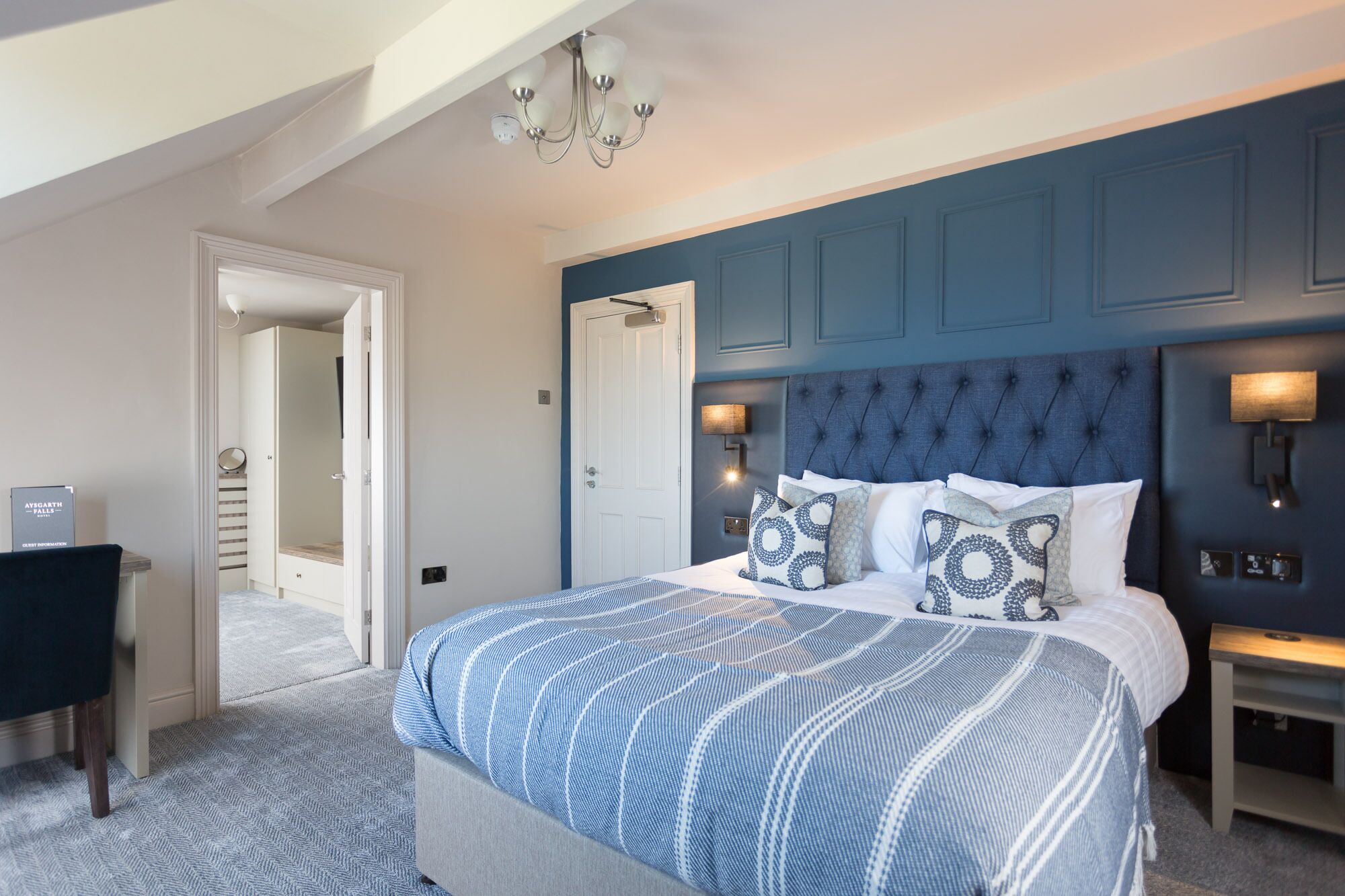 Junior Double Room | Premium bedding, individually decorated, individually furnished, desk