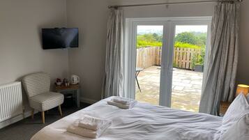 Premium bedding, individually decorated, individually furnished, desk