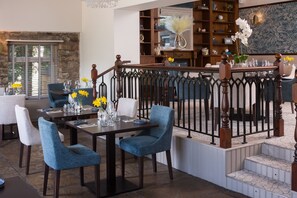 Breakfast, lunch and dinner served - Aysgarth Falls Hotel (Leyburn)