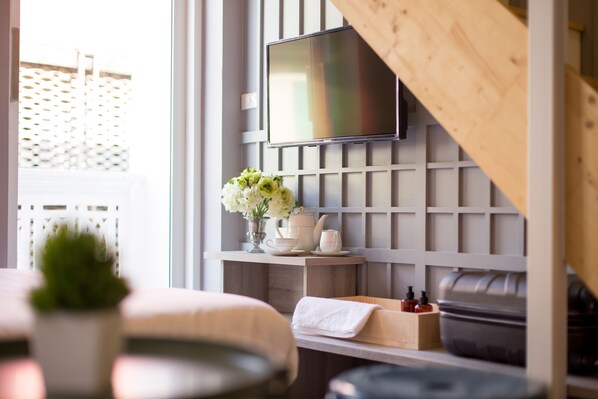 Family Suite, Private Bathroom, Corner | Living room - Nornyaowarat Hostel (Bangkok)