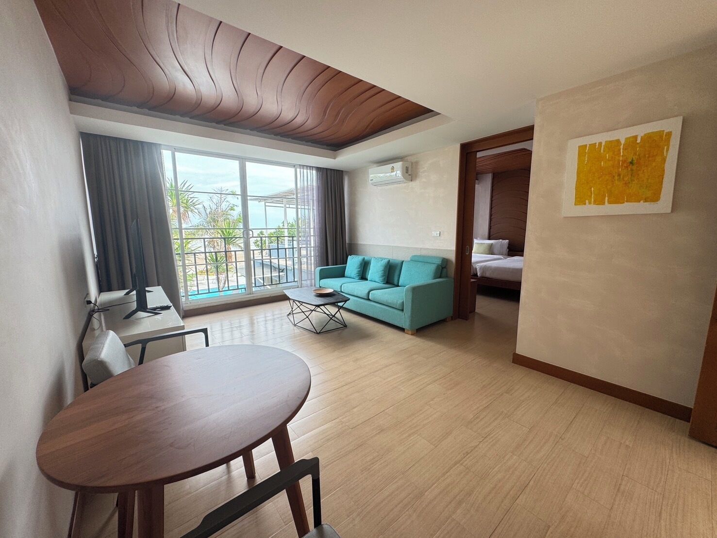 203 the supreme seaview: beach zone | living area | 32-inch smart tv with digital channels