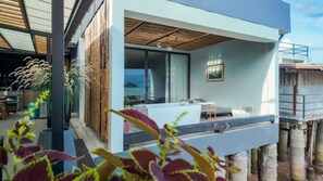 Habitació tradicional | Minibar gratuït, caixa forta a l'habitació i escriptori 