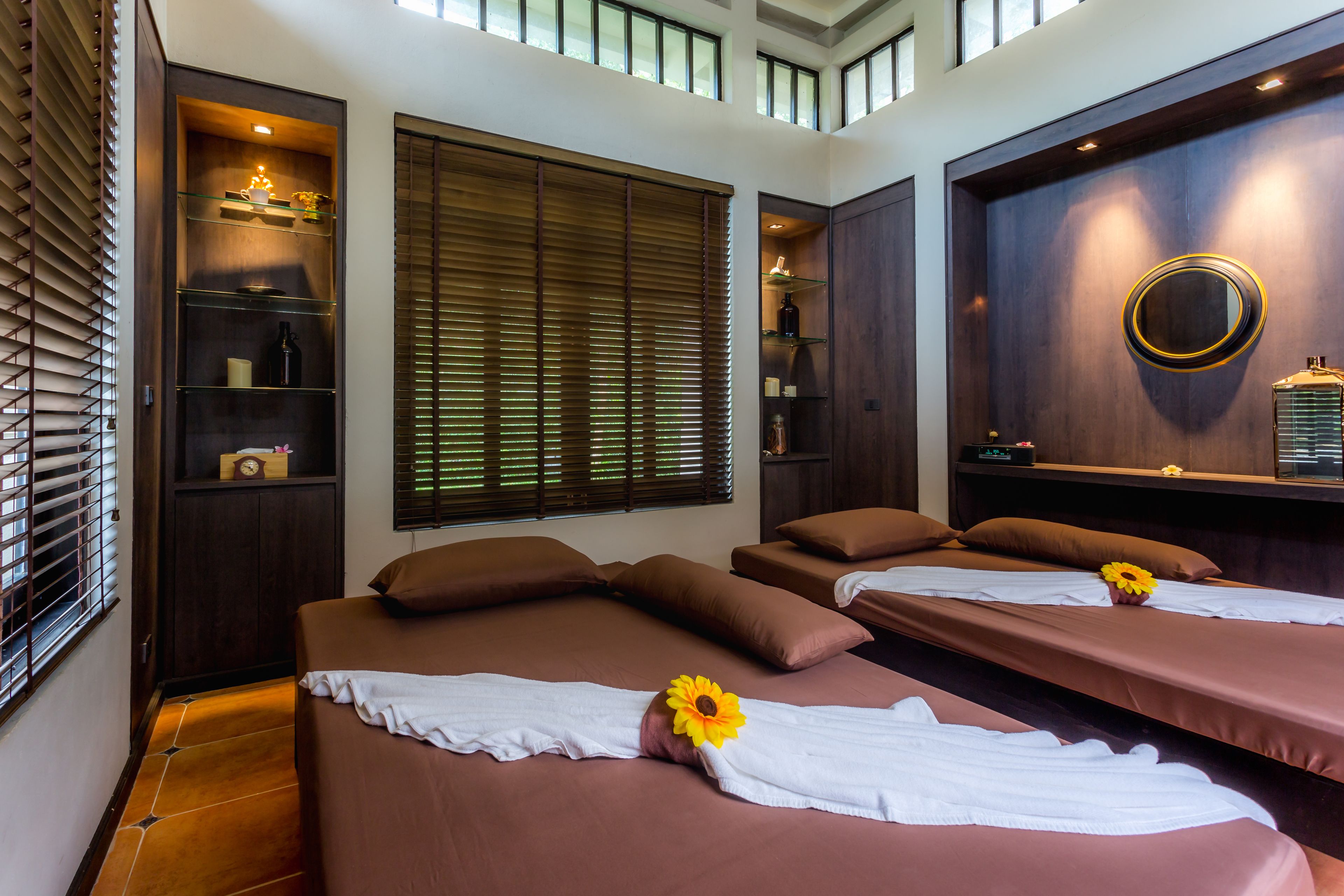 Sauna, body treatments, aromatherapy, Thai massages, body wraps