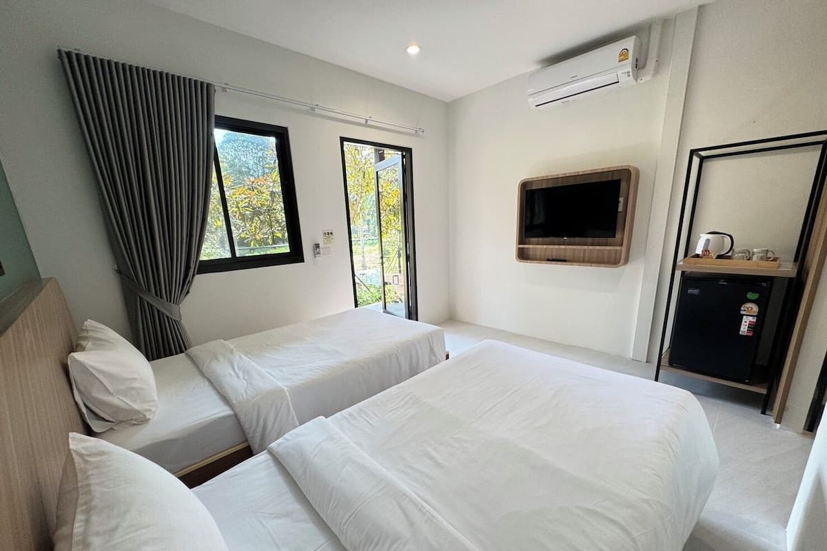Comfort Room : Garden Zone | Free minibar, in-room safe, desk, blackout curtains