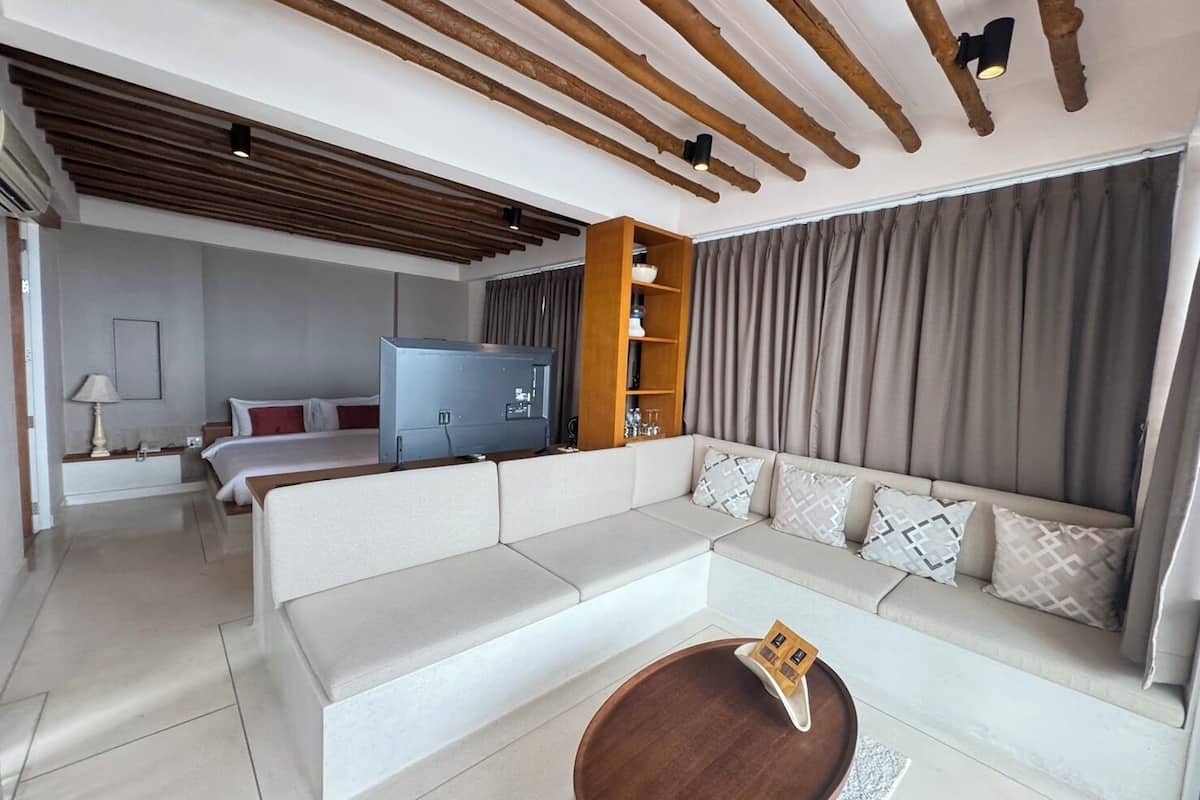 102 the pool villa: beach zone | free minibar, in-room safe, desk, blackout curtains