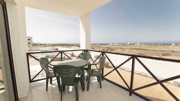 Deluxe Apartment, 2 Bedrooms, Ocean View | Balcony