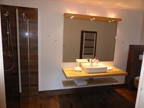 Shower, hair dryer, towels - Ferienhof Spreewaldromantik (Burg (Spreewald))