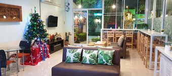 Friend's House Resort