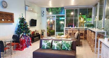 Friend's House Resort