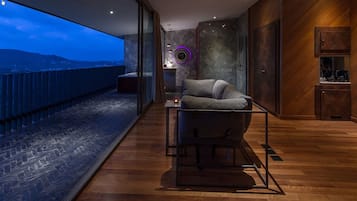 Dream Suite | Living area | Flat-screen TV