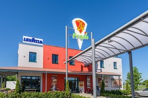 Front of property - Hotel Cloppenburg (Cloppenburg)