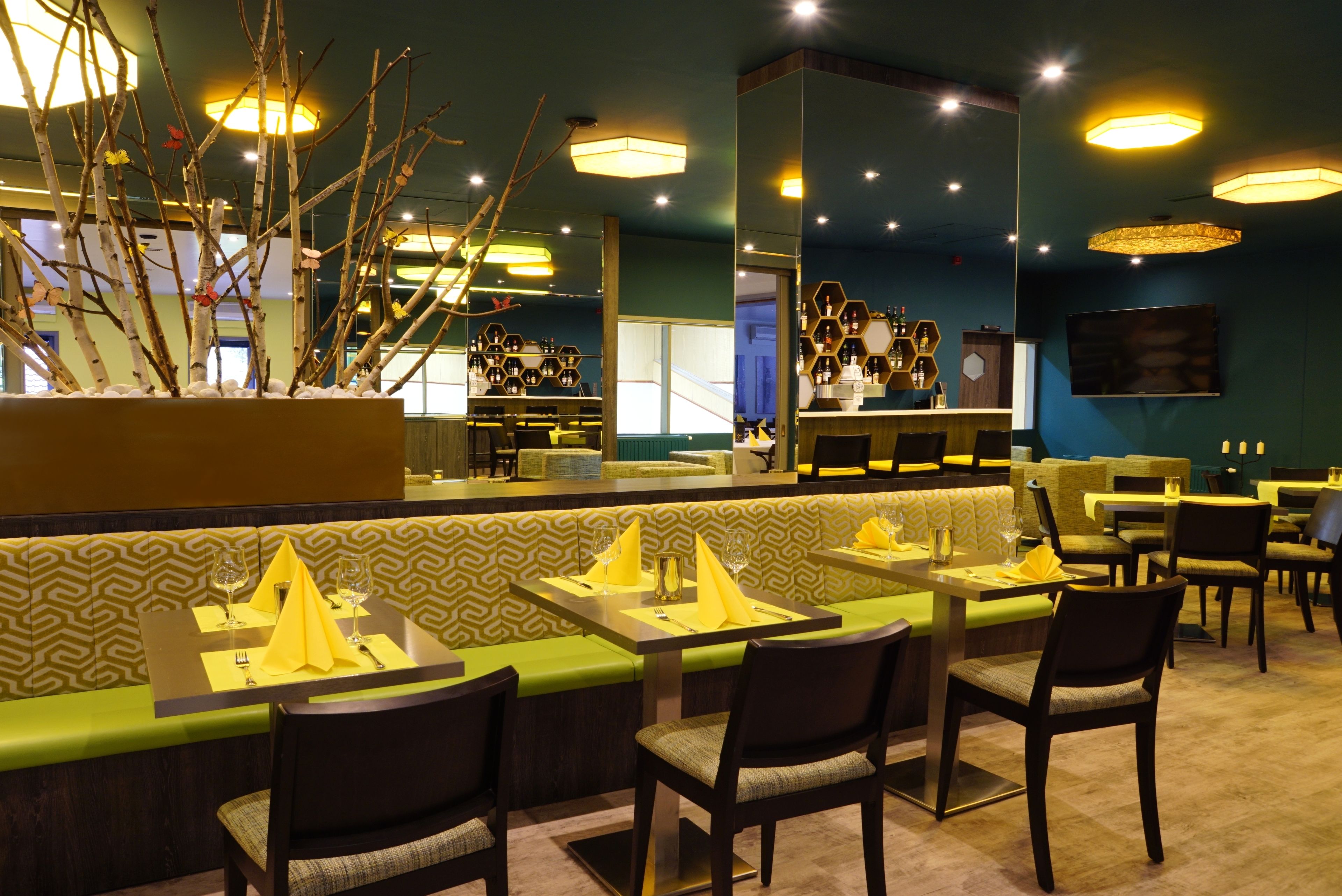 lunch and dinner served, regional cuisine