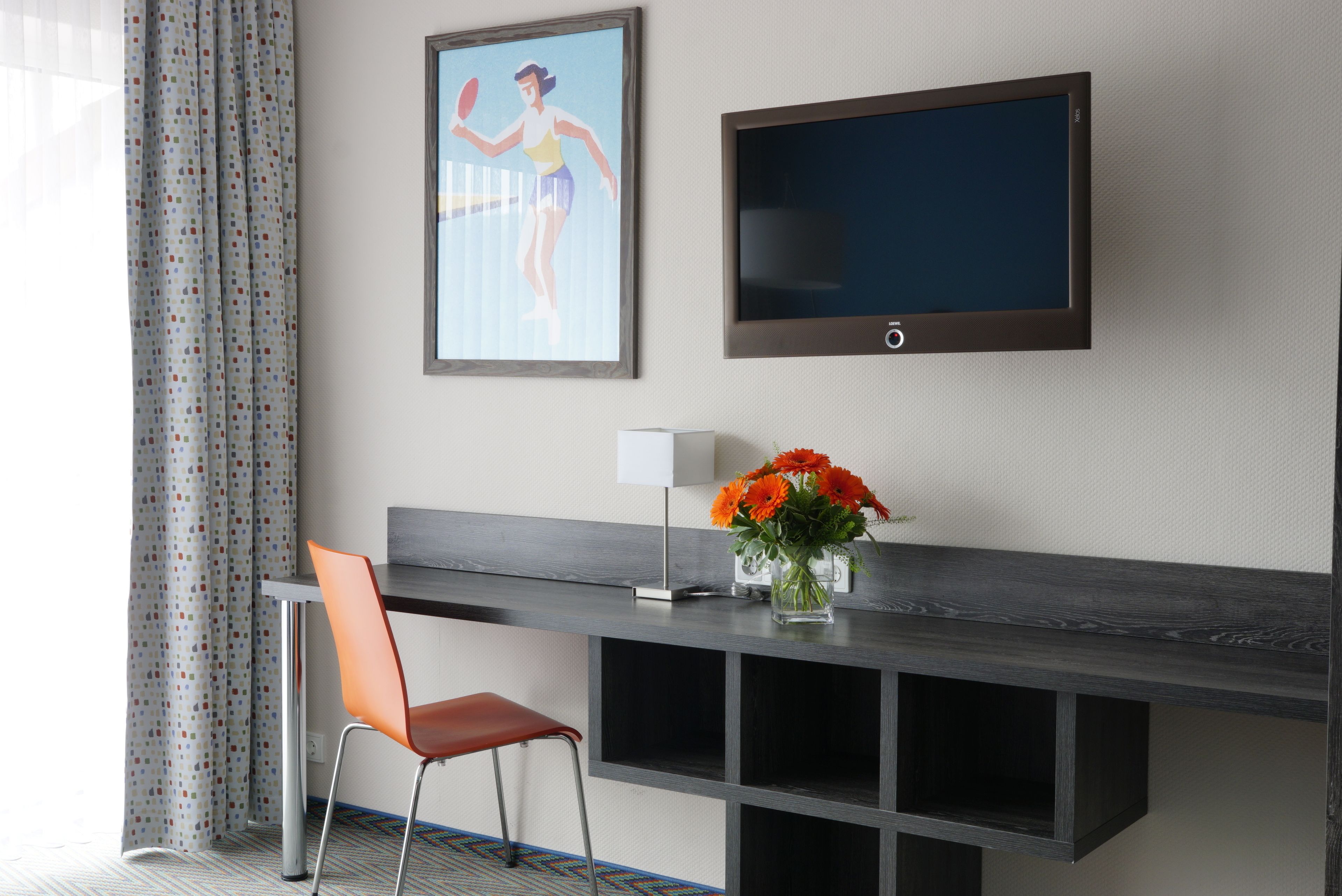 1 bedroom, premium bedding, desk, laptop workspace