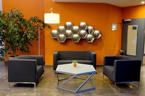 Lobby sitting area - Trans World Hotel Auefeld (Hann. Muenden)